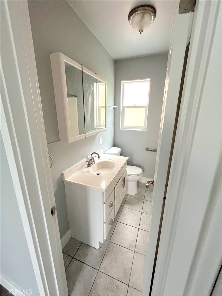 Apartment for rent at 2403 Louella Ave #3, Venice, CA 90291