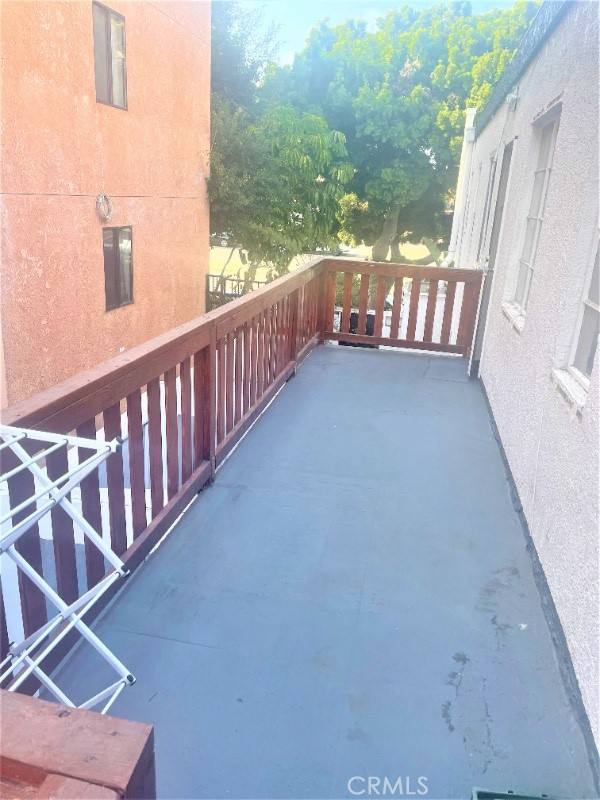 Apartment for rent at 2403 Louella Ave #3, Venice, CA 90291