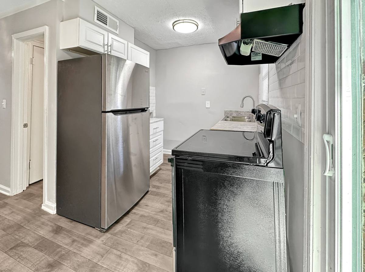 Townhouse for rent at 4241 Hendrix Dr, Riverdale, GA 30274