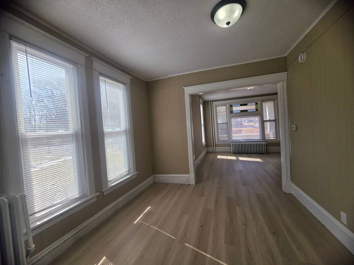 Apartment for rent at 1136 Edgerton St, Saint Paul, MN 55130