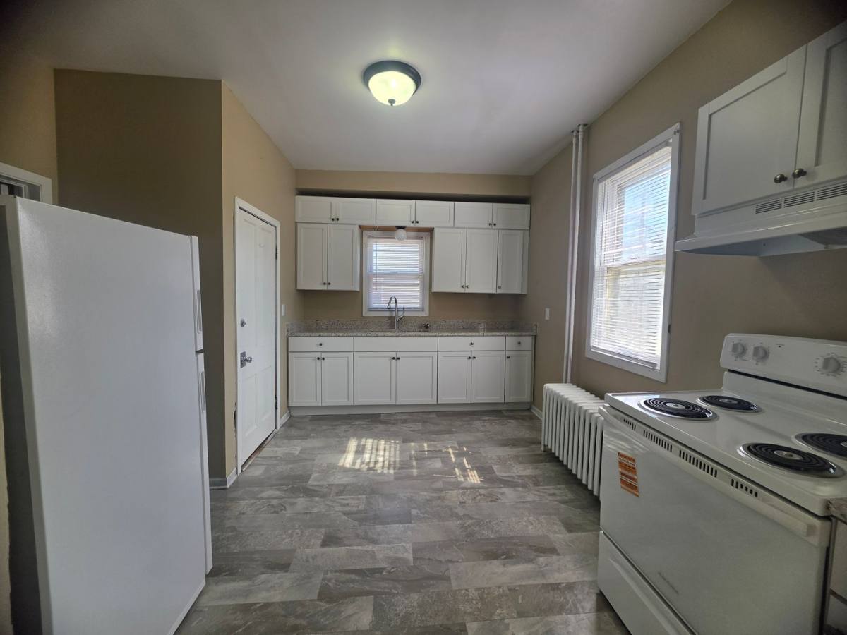 Apartment for rent at 1136 Edgerton St, Saint Paul, MN 55130