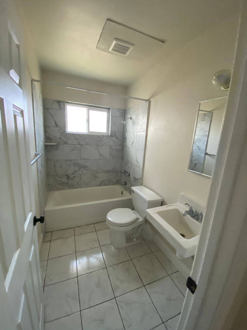 Apartment for rent at 412 Ford St, Hanford, CA 93230