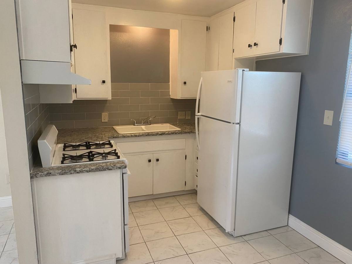Apartment for rent at 412 Ford St, Hanford, CA 93230
