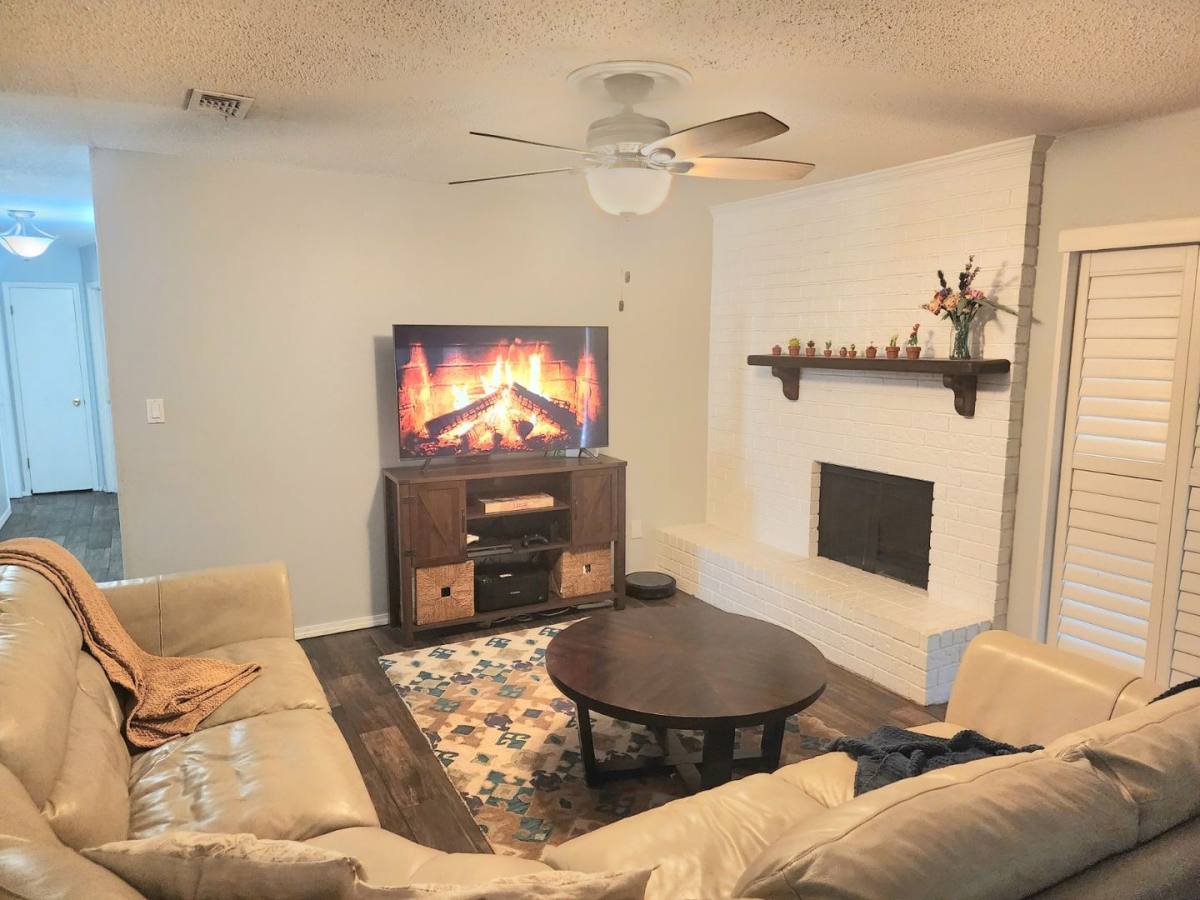 House for rent at 7895 Bay Meadows Dr, Pensacola, FL 32507