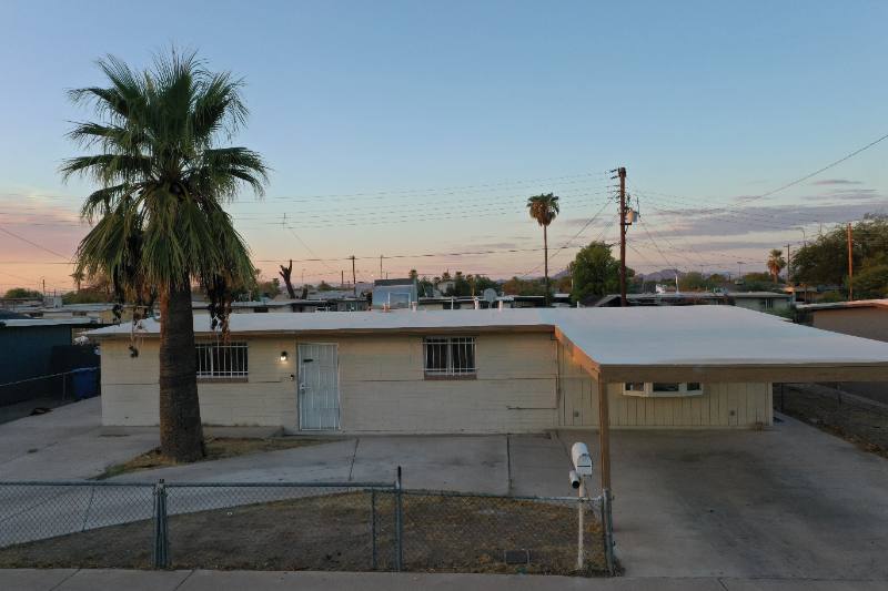 Townhouse for rent at 1908 E Lynne Lane #B, Phoenix, AZ 85042