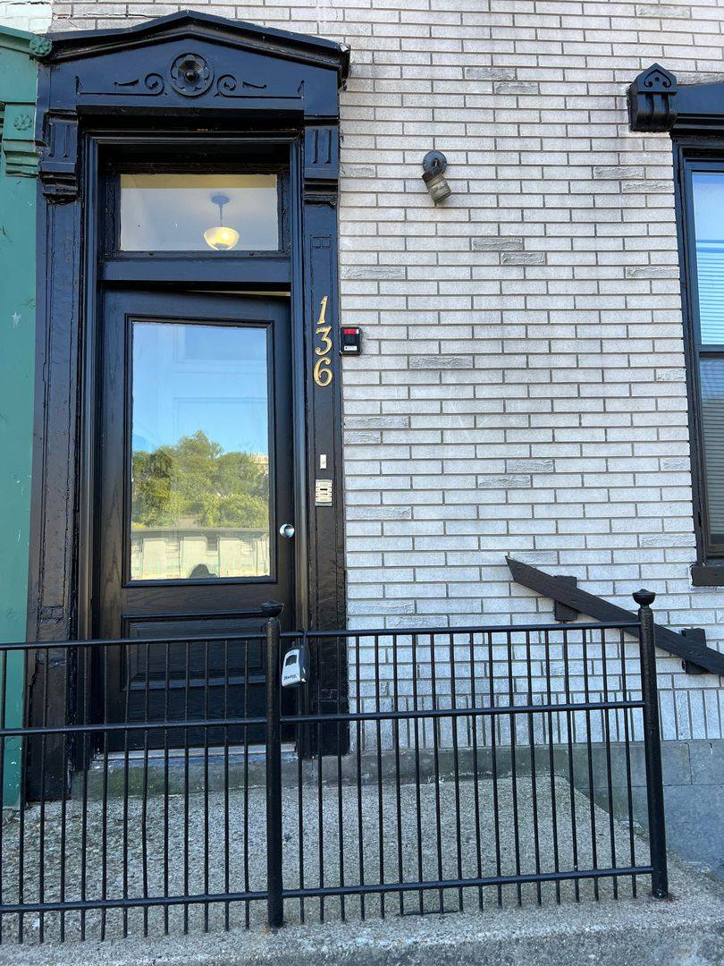 Apartment for rent at 136 E Bushkill, Easton, PA 18042