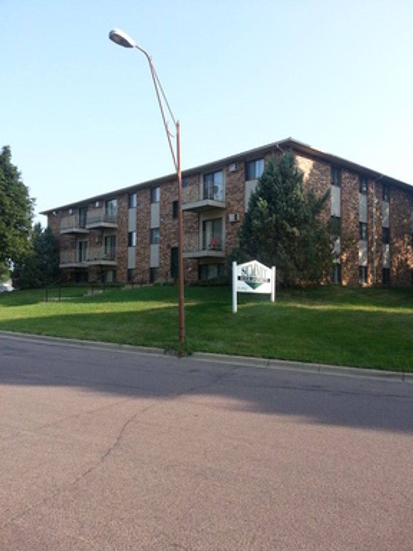 Apartment for rent at 166 22NDSTREET N W, Owatonna, MN 55060