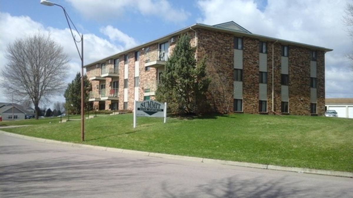Apartment for rent at Summit Manor, 166 22NDSTREET N W, Owatonna, MN 55060