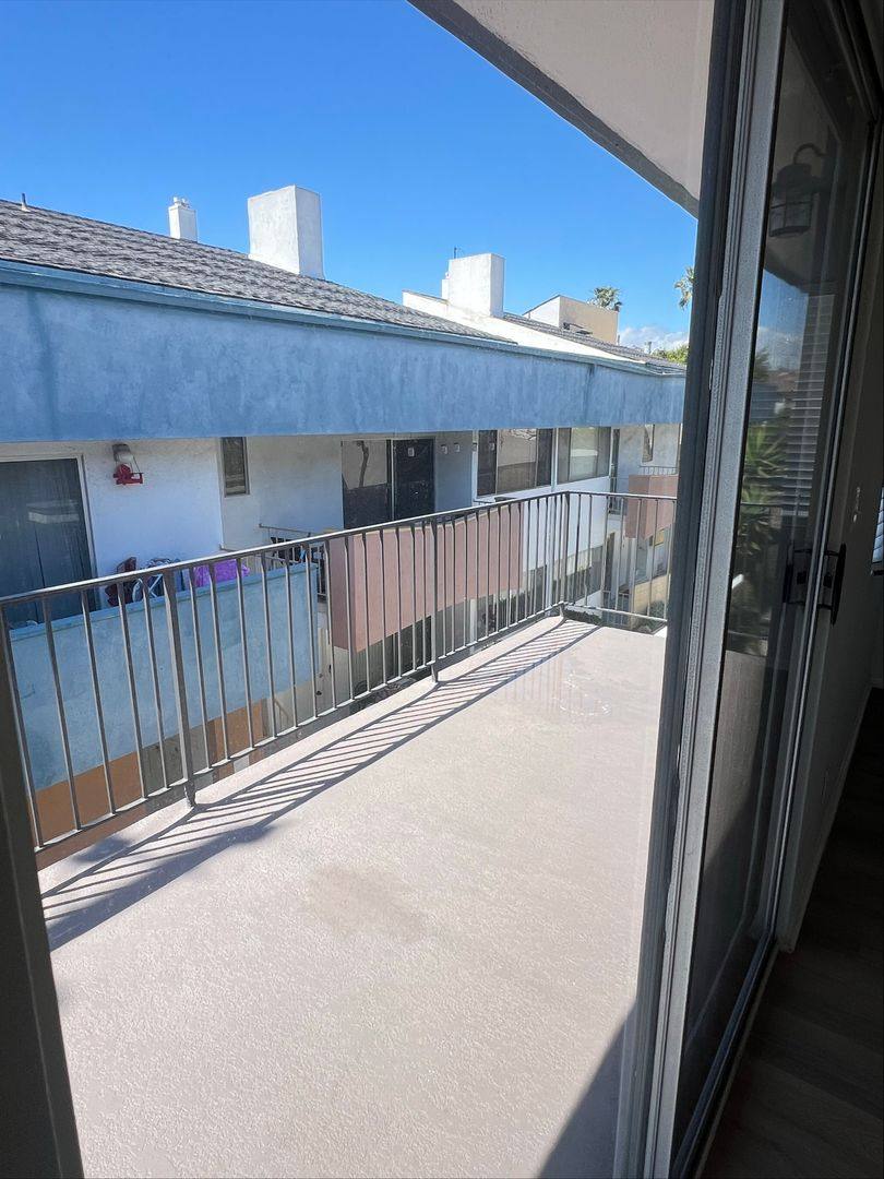 Apartment for rent at 7832 W Manchester Ave, Playa Del Rey, CA 90293
