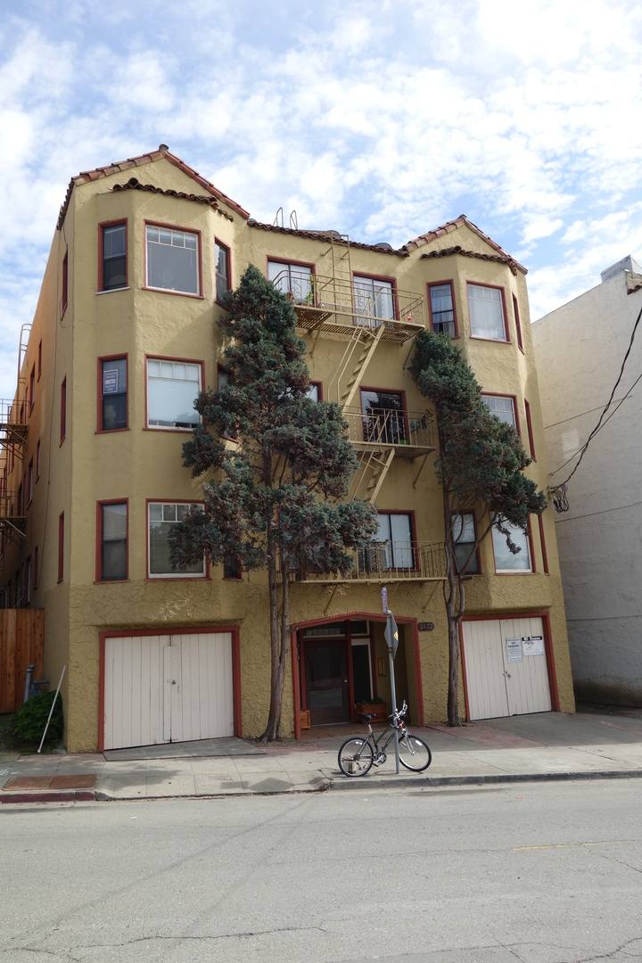 Apartment for rent at 2422 8th Ave, Oakland, CA 94606