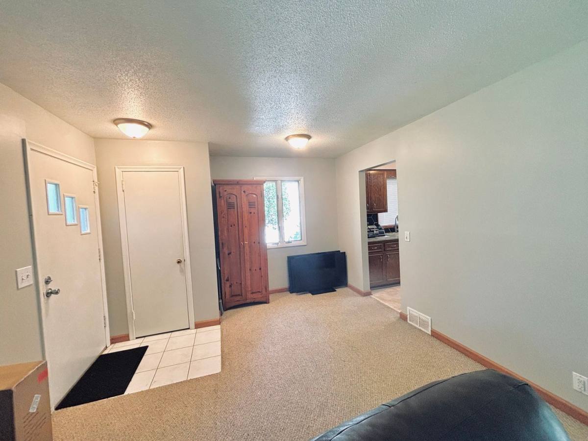 House for rent at 6723 50th Ave N, Minneapolis, MN 55428