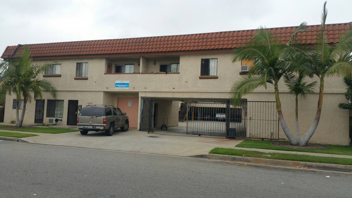 Apartment for rent at 12919 Cordary Ave, Hawthorne, CA 90250