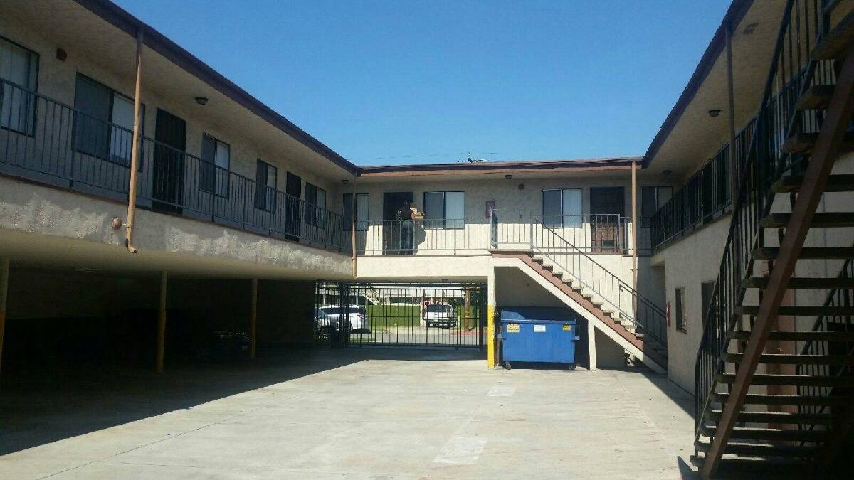 Apartment for rent at 12919 Cordary Ave, Hawthorne, CA 90250