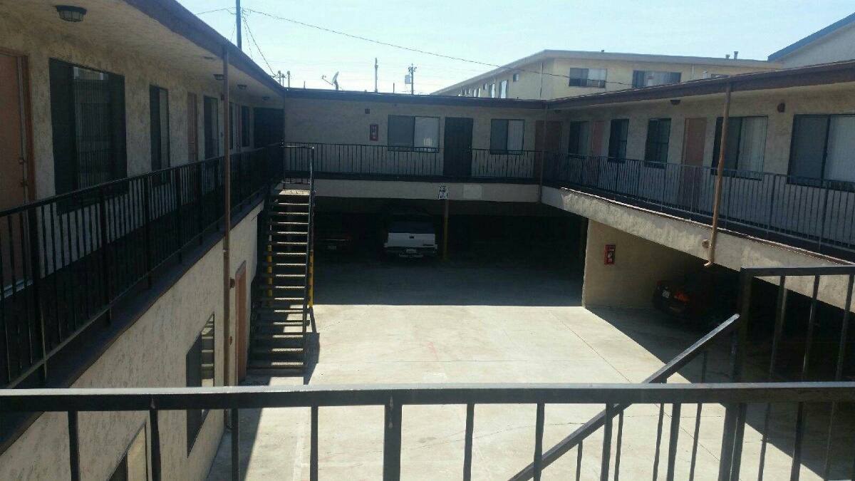 Apartment for rent at 12919 Cordary Ave, Hawthorne, CA 90250