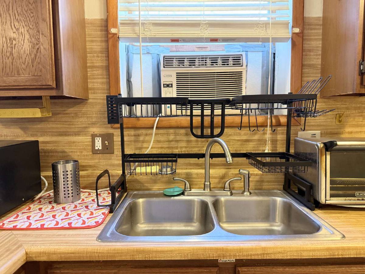 Apartment for rent at 989 Mine Gap Rd, Zirconia, NC 28790