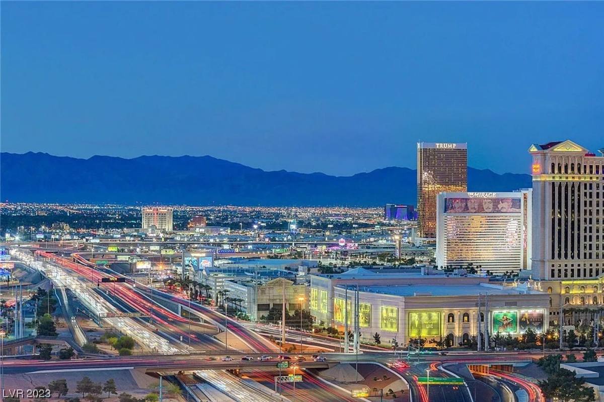 Condo for rent at 4471 Dean Martin Dr, Las Vegas, NV 89103
