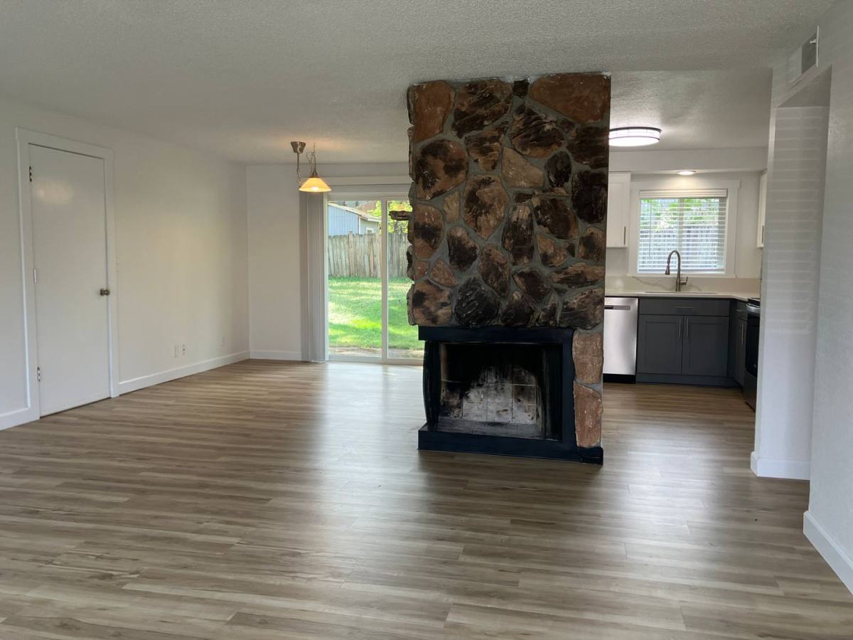 House for rent at 1794 Rialto Ave S, Salem, OR 97306