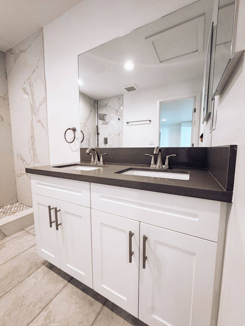 Apartment for rent at 2029 Harbor Blvd, Costa Mesa, CA 92627