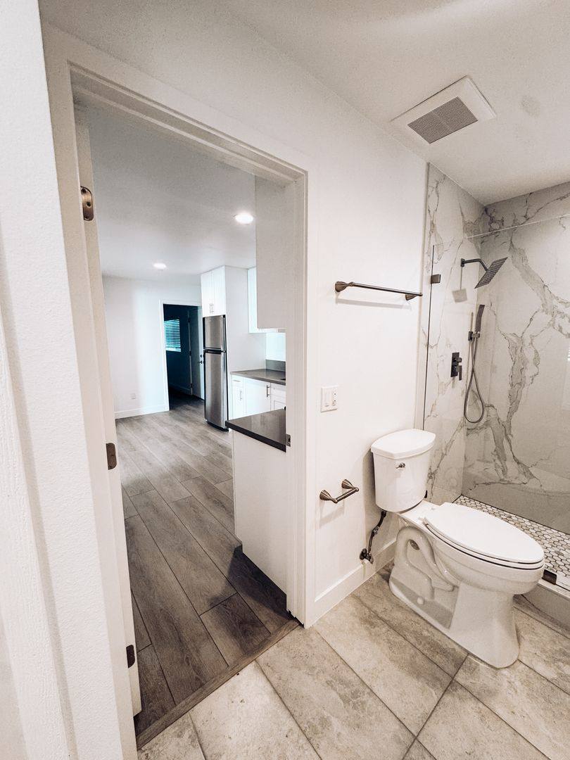 Apartment for rent at 2029 Harbor Blvd, Costa Mesa, CA 92627