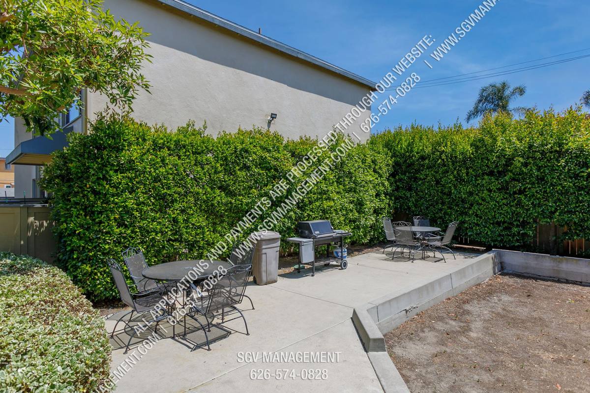 Apartment for rent at 500-502 Orange Ave, Long Beach, CA 90802