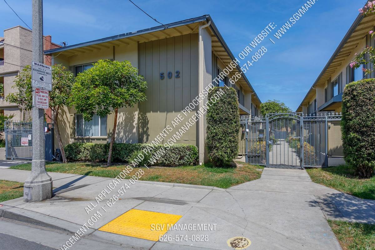 Apartment for rent at 500-502 Orange Ave, Long Beach, CA 90802