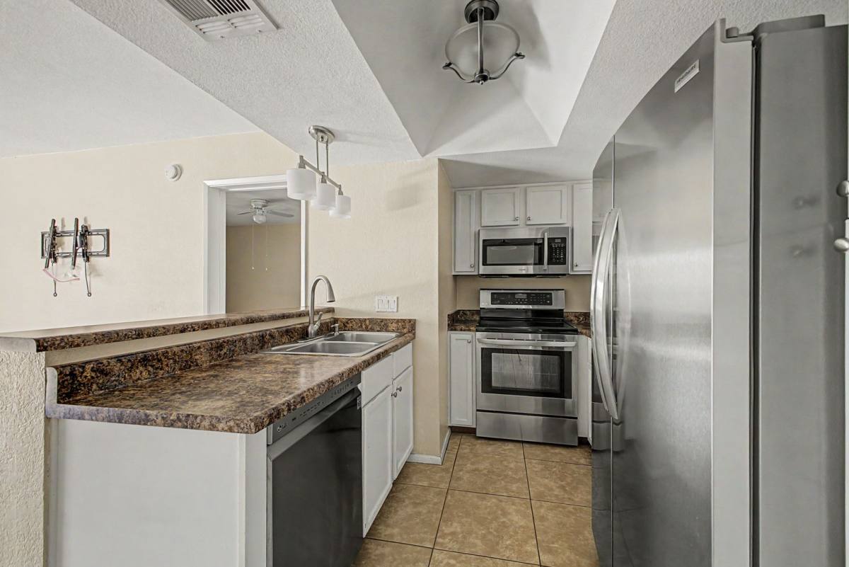 Condo for rent at 1720 E Thunderbird Rd, Phoenix, AZ 85022