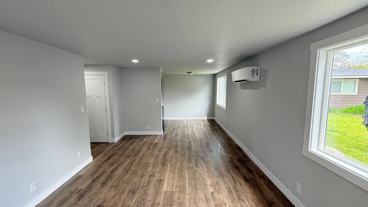 Apartment for rent at 301 S Columbus Ave, Medford, OR 97501
