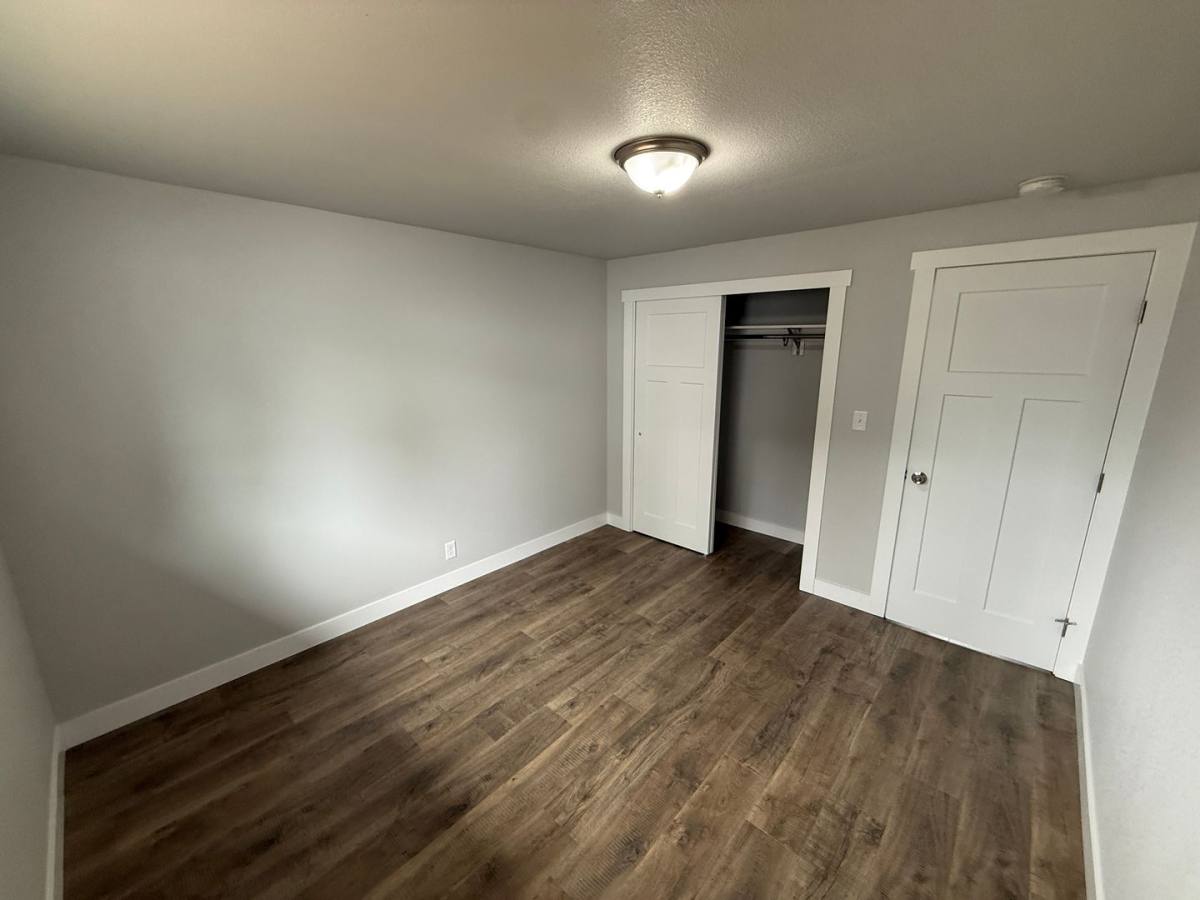 Apartment for rent at 301 S Columbus Ave, Medford, OR 97501