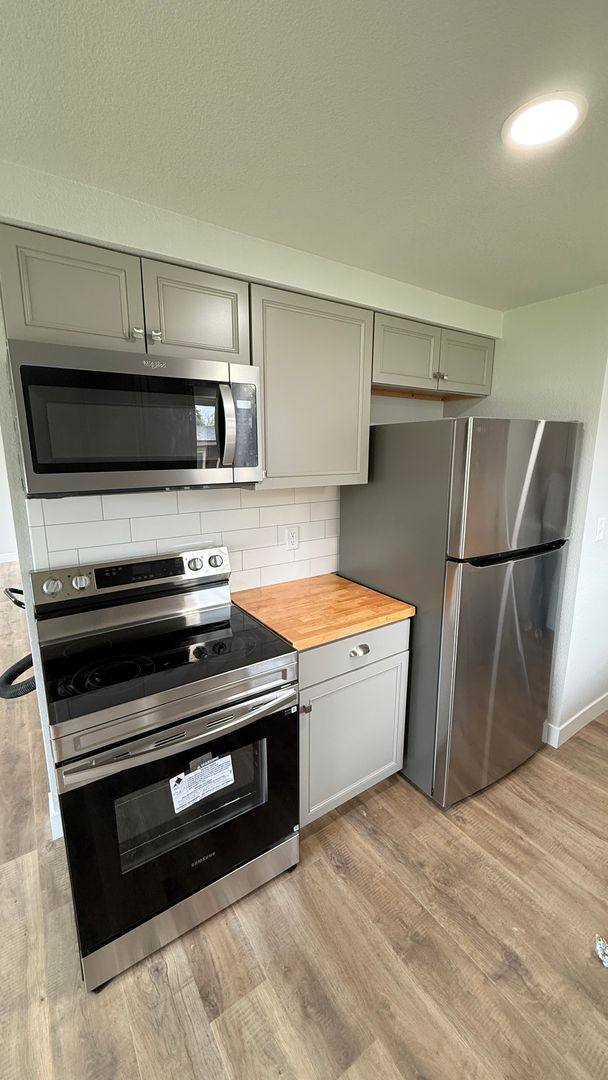 Apartment for rent at 301 S Columbus Ave, Medford, OR 97501