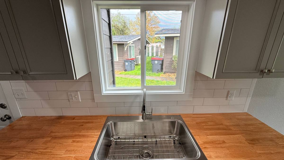 Apartment for rent at 301 S Columbus Ave, Medford, OR 97501