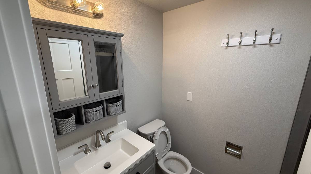 Apartment for rent at 301 S Columbus Ave, Medford, OR 97501