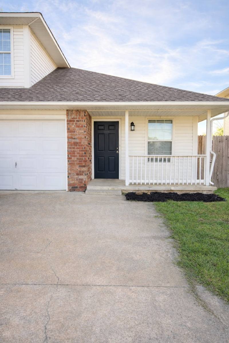 House for rent at 1305 N Willow Dr #B, Claremore, OK 74017