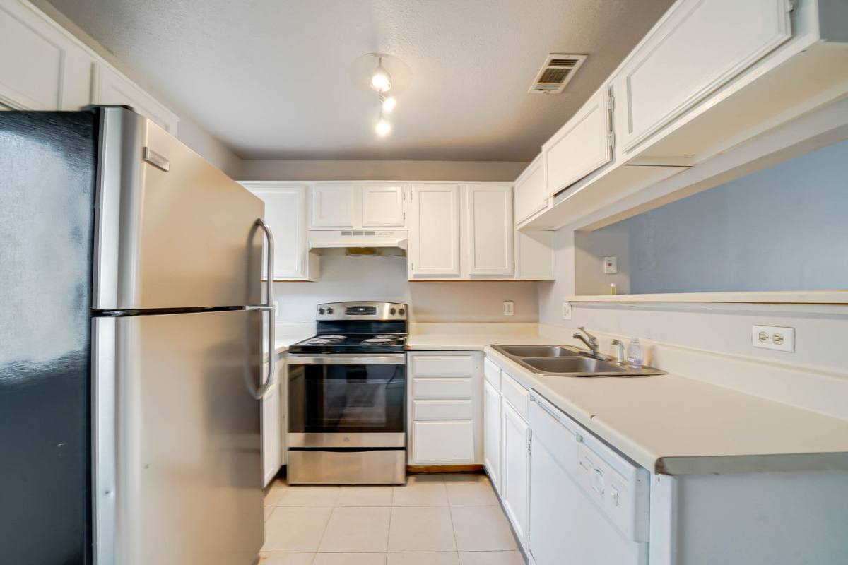 Condo for rent at 633 Carriagehouse Lane, Garland, TX 75040