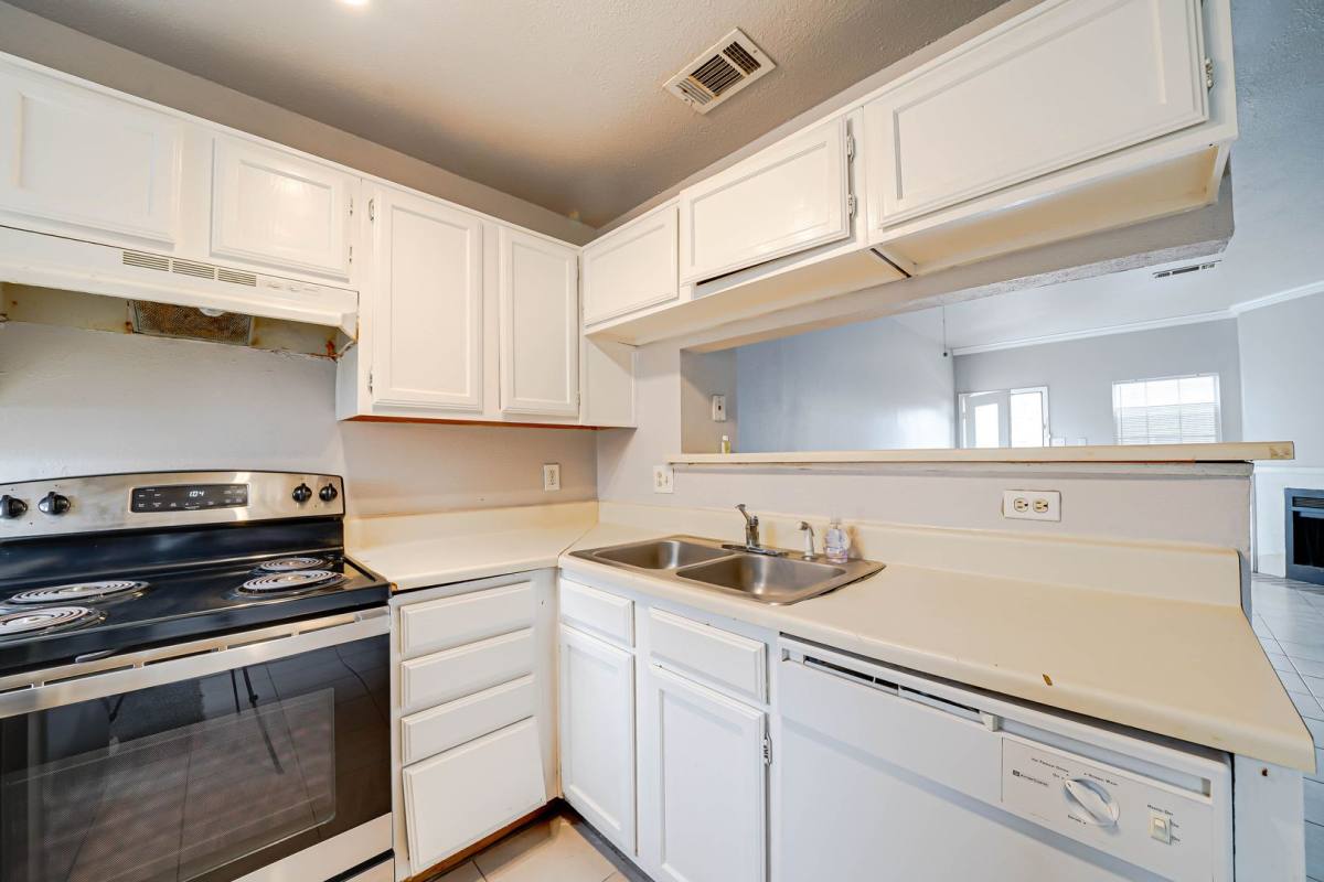 Condo for rent at 633 Carriagehouse Lane, Garland, TX 75040