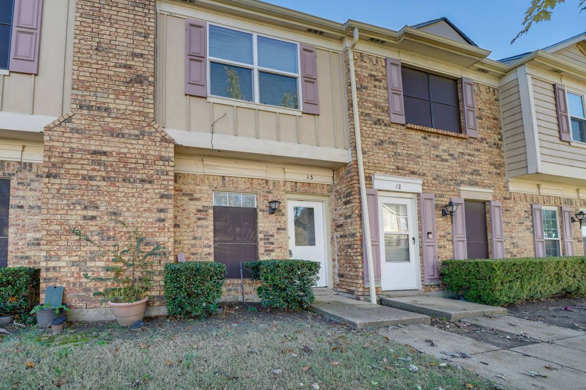 Condo for rent at 633 Carriagehouse Lane, Garland, TX 75040