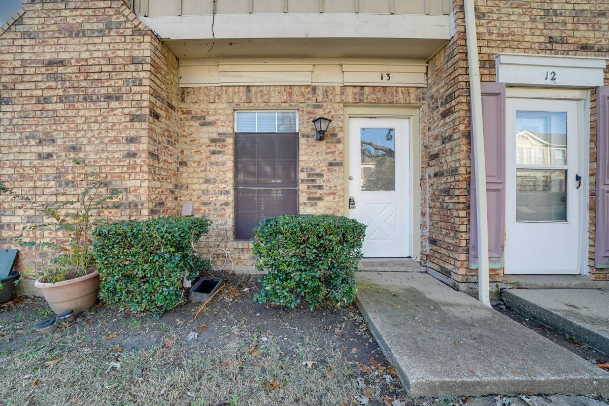 Condo for rent at 633 Carriagehouse Lane, Garland, TX 75040