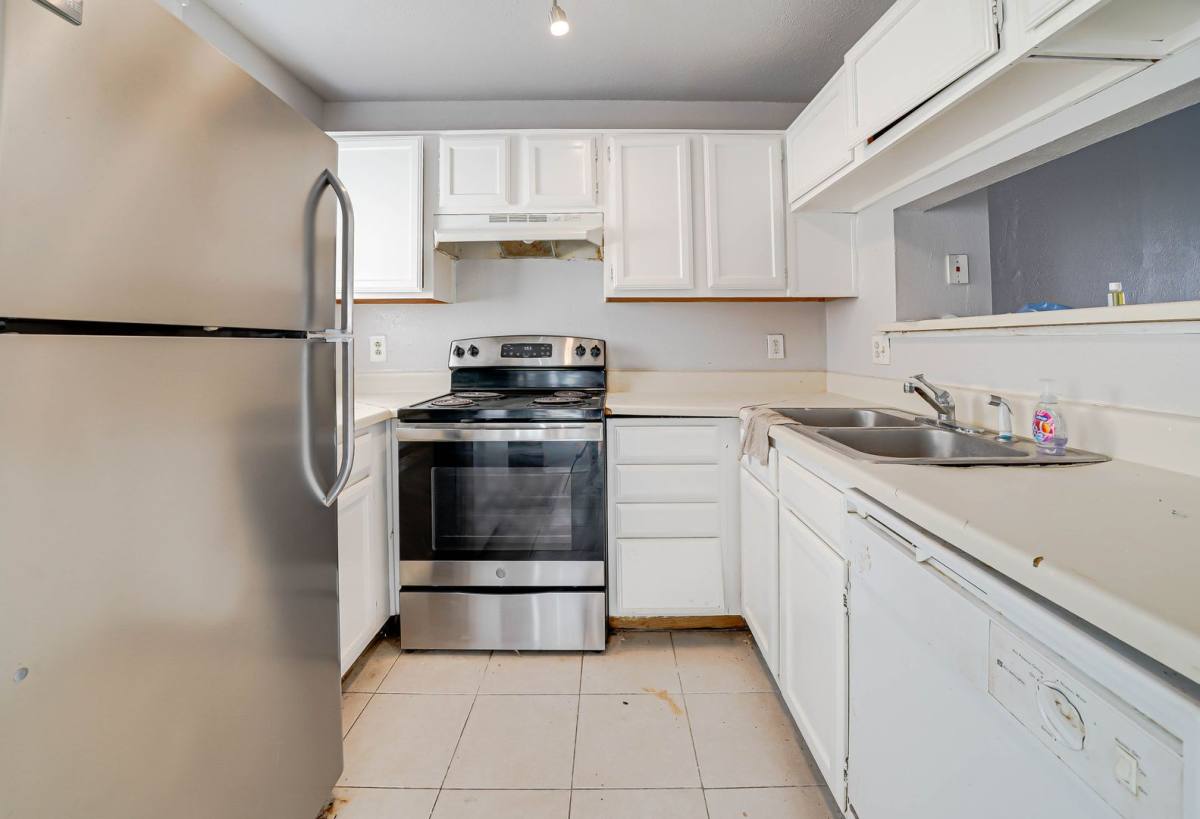 Condo for rent at 633 Carriagehouse Lane, Garland, TX 75040