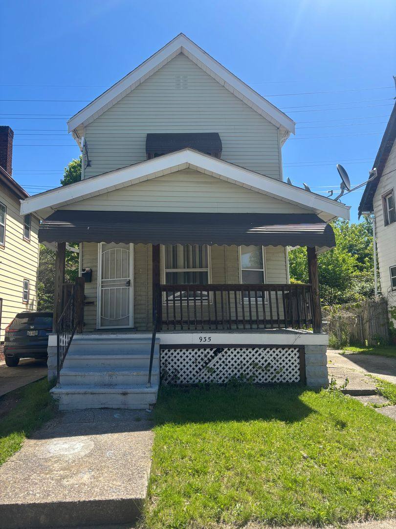 House for rent at 935 E 131st St, Cleveland, OH 44108