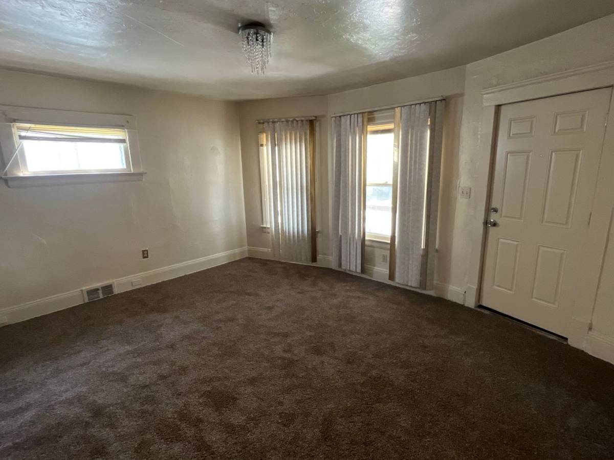 House for rent at 935 E 131st St, Cleveland, OH 44108