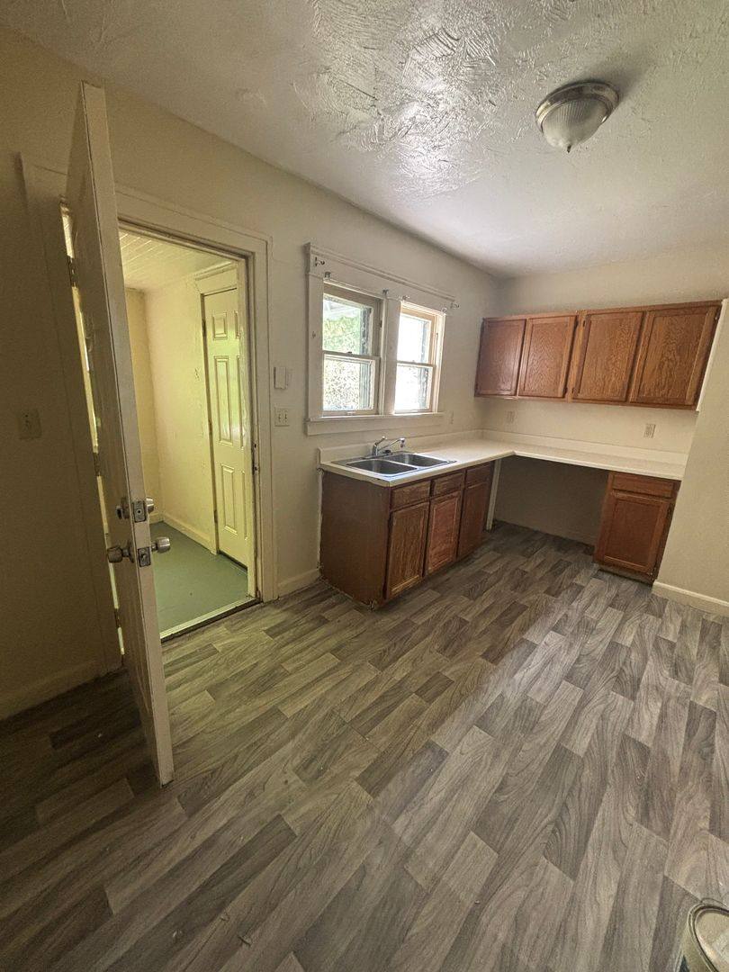House for rent at 935 E 131st St, Cleveland, OH 44108
