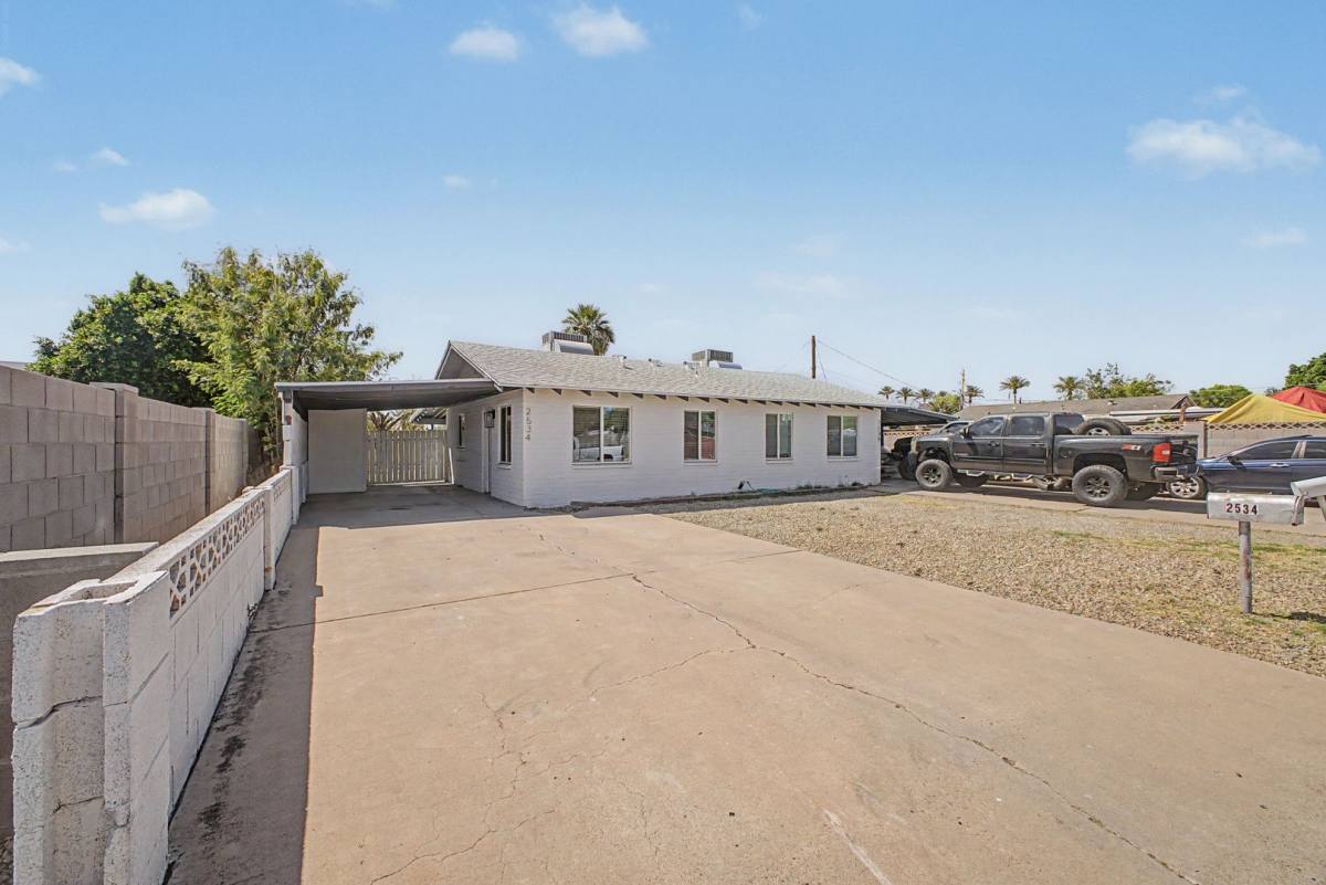 Apartment for rent at 2534 N 28th St, Phoenix, AZ 85008