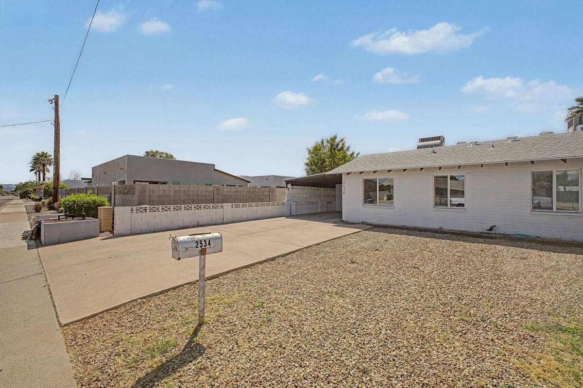 Apartment for rent at 2534 N 28th St, Phoenix, AZ 85008