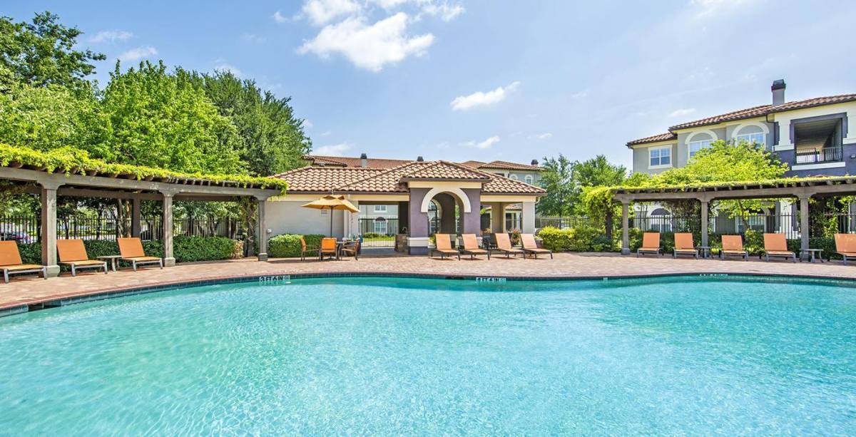 Apartment for rent at The Pointe at Vista Ridge, 2701 Macarthur Blvd, Lewisville, TX 75067