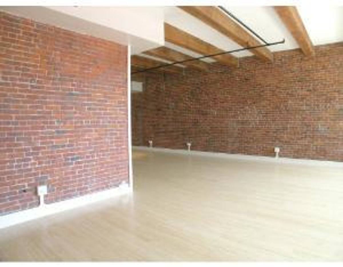 House for rent at 1615 Communwelth Ave, Brighton, MA 02135