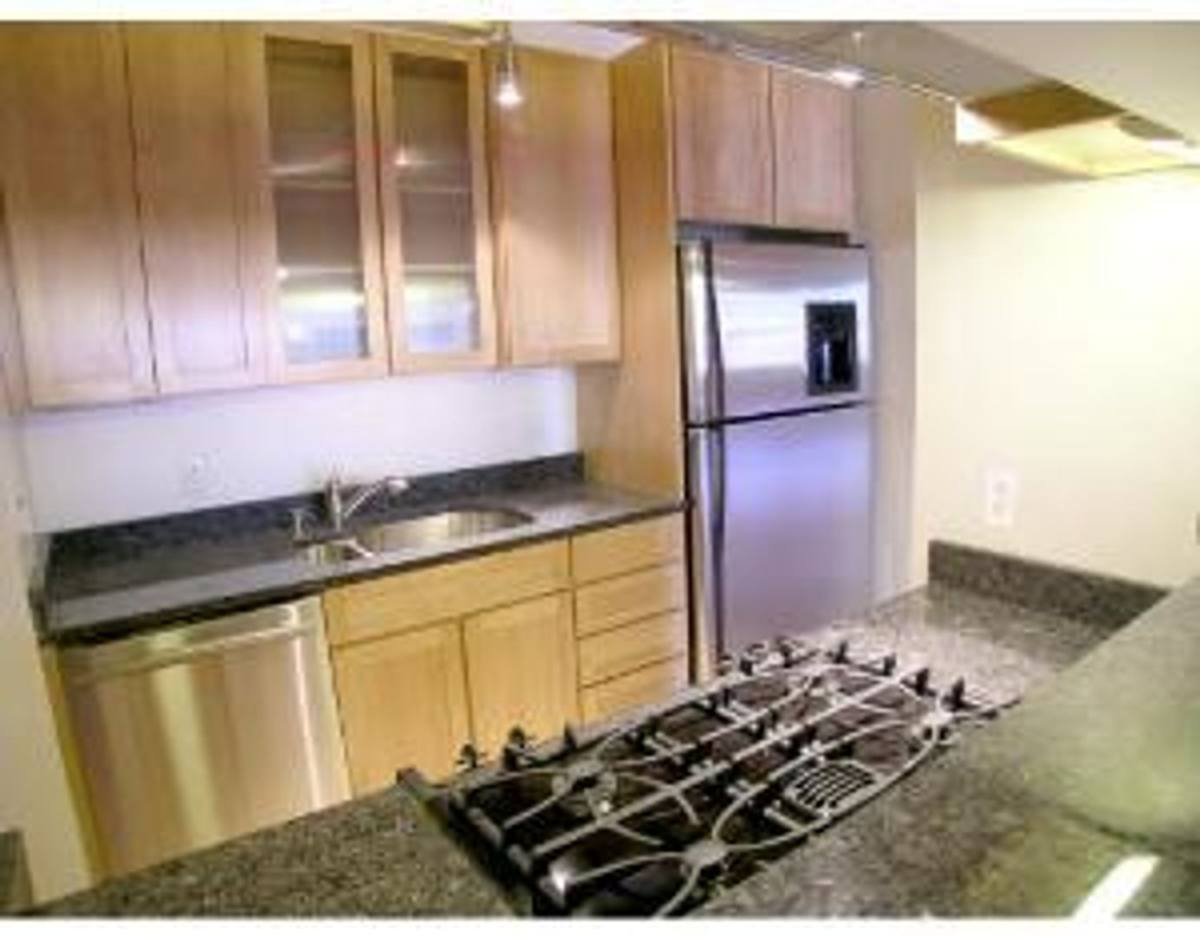 House for rent at 1615 Communwelth Ave, Brighton, MA 02135