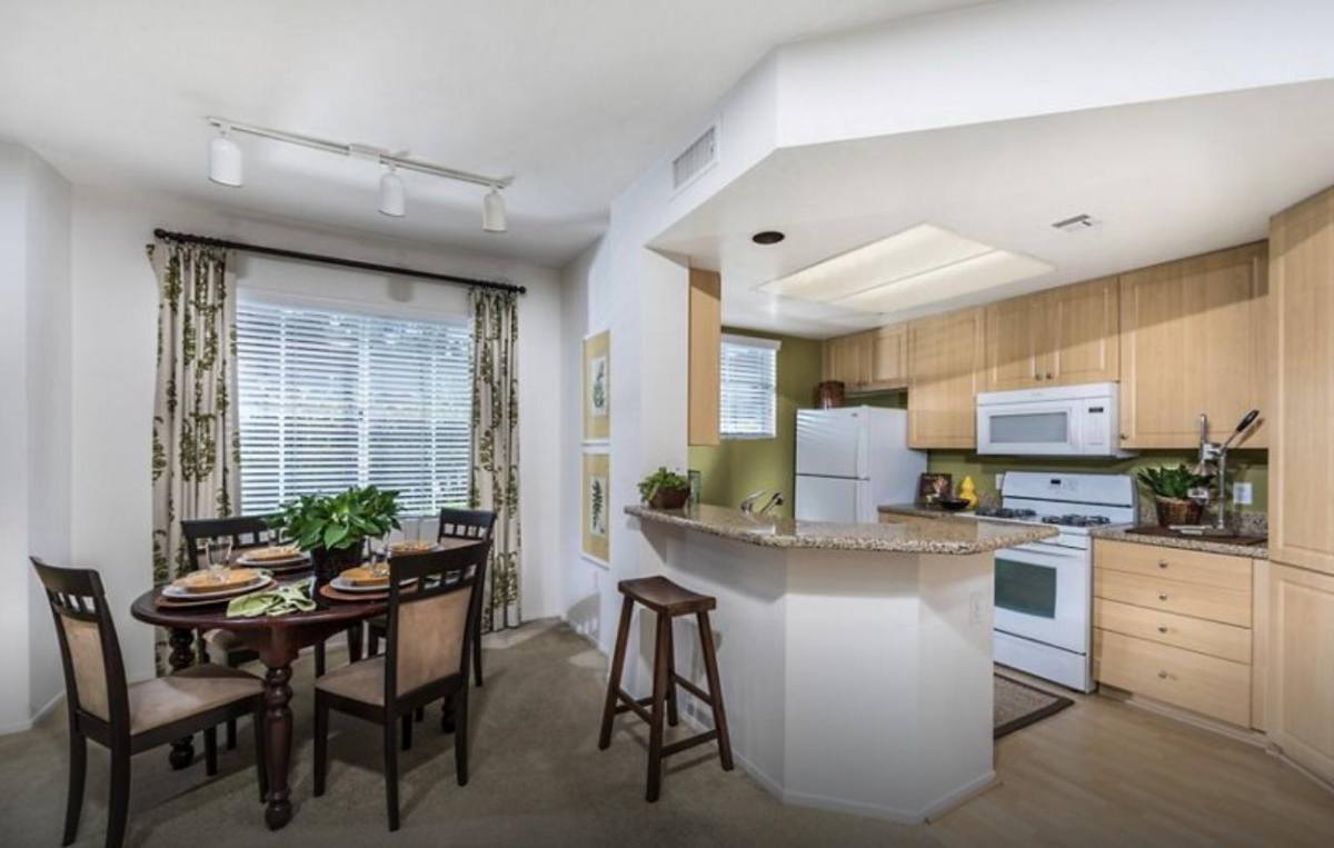 Apartment for rent at Rancho Monterey Apartment Homes, 100 Robinson Dr, Tustin, CA 92782