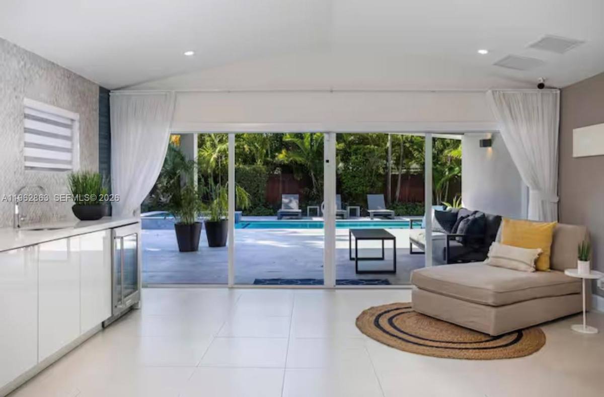House for rent at 1019 NE 115th St, Miami, FL 33161