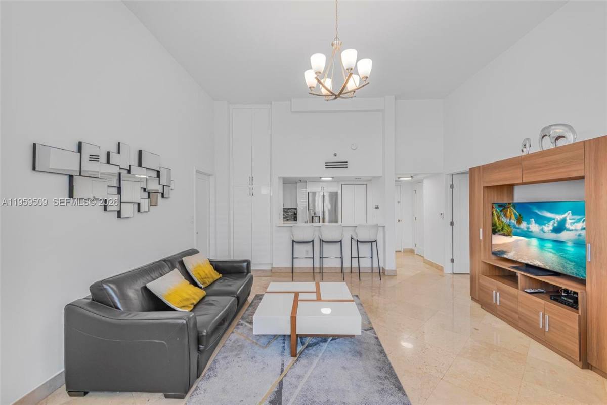 Apartment for rent at 540 Brickell Key Dr, Miami, FL 33131