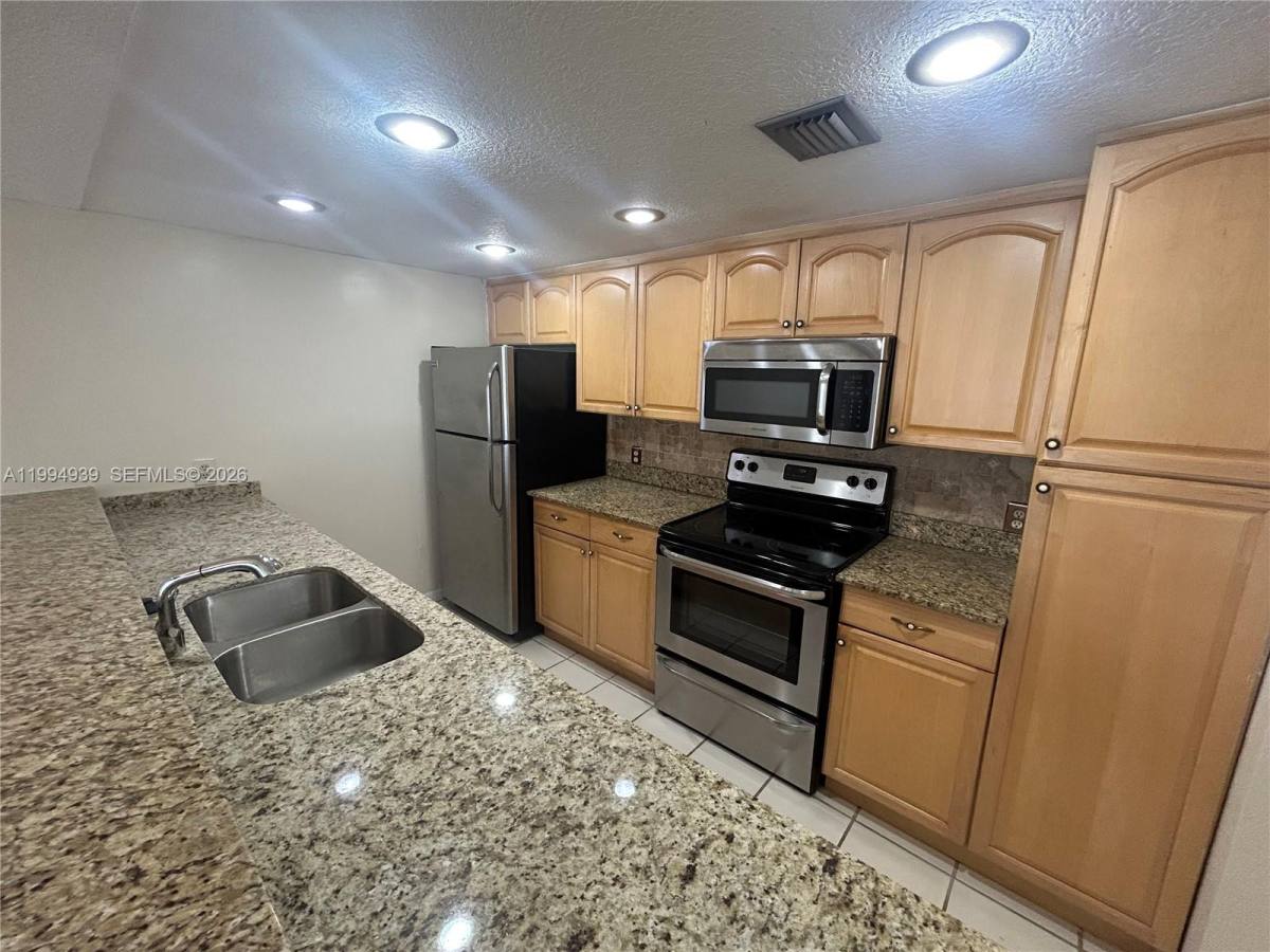 Townhouse for rent at 1660 NW 113th Way #16, Hollywood, FL 33026
