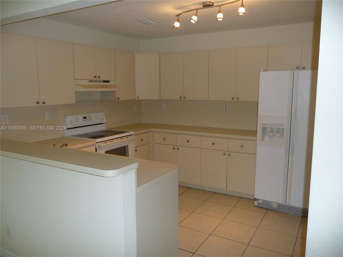 House for rent at 841 NW 10th St #841C, Hallandale, FL 33009